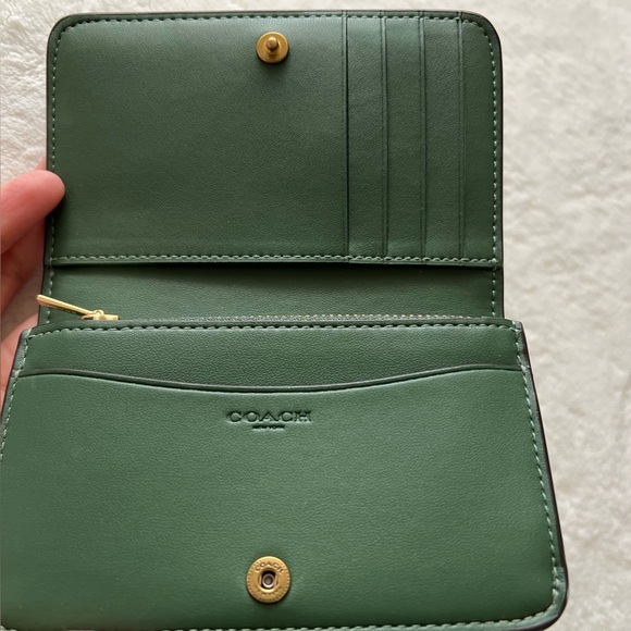 Coach Essential Slim Card Case in Amazon Green - Picture 6 of 13